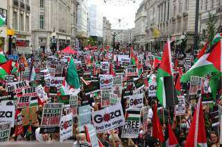 إقالة وزيرة الداخلية البريطانية بعد تحريضها على المتظاهرين دعما لغزة
