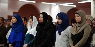 فرنسا: مسلمة تتعرض للطعن بسكين بدوافع عنصرية