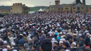 مدينة بريطانية تشهد جنازة مهيبة للداعية الإسلامي حافظ باتيل-بالصور