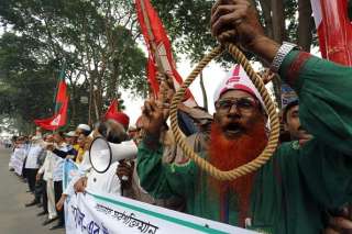 قاضٍ يكشف مفاجأة بشأن أحكام الإعدام في بنجلاديش