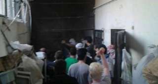 سجن حماة يتحدى الأسد رغم قطع الطعام والماء