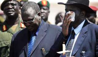 إطلاق نار خلال مؤتمر لرئيس جنوب السودان واختبائه تحت المقاعد