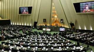 في تحد جديد .. برنامج إيراني يسئ للصحابة ونواب السنة بالبرلمان يحتجون