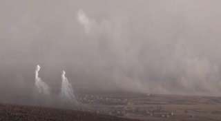 أول جريمة .. الطائرات الأمريكية تقصف محيط الموصل بالفوسفور الأبيض