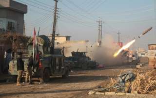 العراق : القوات العراقية تخوض حرب شوارع موحلة في الموصل ، وداعش تواجه بالمفخخات
