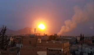 اليمن : الجيش اليمني يقصف مواقع للحوثيين وسط صنعاء