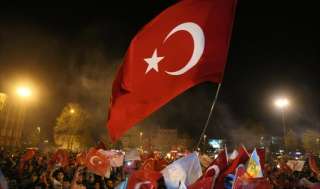 انتعاش بسوق الأسهم والليرة التركية بعد الاستفتاء