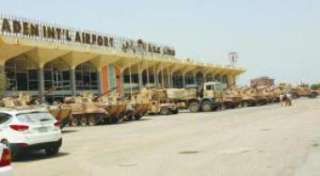 اليمن : الكشف عن اتصالات طارئة أجرتها الحكومة بالإمارات بعد اشتباكات مطار عدن