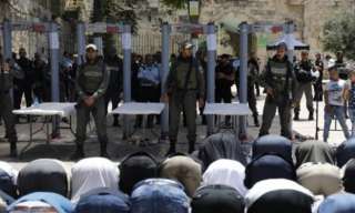فلسطين : 50 مصاب على عتبات القدس، والتكبيرات تعلو المكان