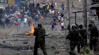 المعارضة الكينية تتهم الأمن بقتل مئة محتج