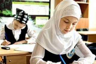 ”صانداي تايمز”: 18% من المدارس الابتدائية ببريطانيا تسمح لتلميذاتها بارتداء الحجاب