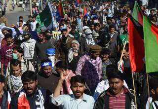 باكستان : الآلاف يتظاهرون ضد قرار ترامب الصهيوأمريكي