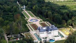 محارب الفساد يغرق بالفساد.. ابن سلمان اشترى أغلى بيت في العالم قصر “لويس الرابع عشر” بـ ٣٠٠ مليون دولار