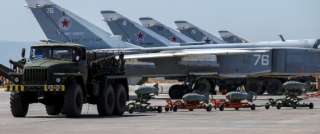 ”أسراب” من طائرات مسيَّرة تُلقي قنابلها على حميميم.. ثاني أخطر هجوم على القاعدة الروسية بسوريا خلال أيام
