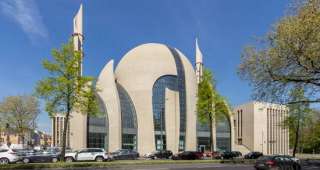 اعتداء إرهابي مسيحي على مسجد في هولندا