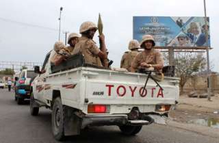 قوات موالية للإمارات تفرض سيطرتها على عدن وتحاصر الحكومة