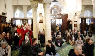 أكاديمي فرنسي يدعو لفتح المساجد لغير المسلمين