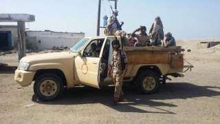 اليمن | قوات الحزام الأمني تنصب براميل على مداخل”عدن”و”بن دغر” يتدخل عبر وسائل التواصل!