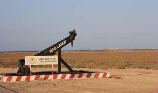 ليبيا | بعد ضغوط دولية.. حفتر يسلم موانئ النفط
