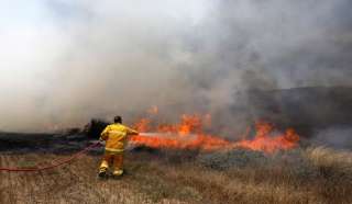 فلسطين |  13 حريقا في مستوطنات غلاف قطاع غزة بسبب البالونات الحارقة