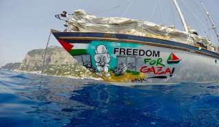 فلسطين  | الاحتلال الإسرائيلي يبدأ بترحيل نشطاء سفينة ”حرية” السويدية