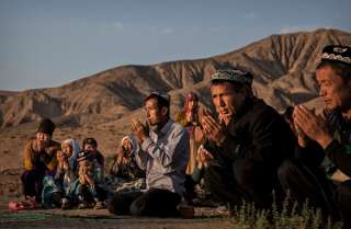 الأويغور |تبرير صيني غريب لاحتجاز مليون مسلم بمعسكرات سرية