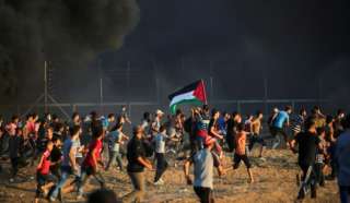 هآرتس: الجيش الإسرائيلي ”يجد صعوبة” في التعامل مع المظاهرات الليلية في غزة