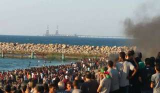 فلسطين | استشهاد فلسطيني وإصابة 90 آخرين في الحراك البحري شمالي غزة