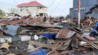 ارتفاع حصيلة ضحايا زلزال وتسونامي إندونيسيا إلى 384 قتيلا