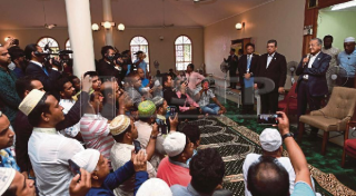 رئيس وزراء ماليزيا یطالب بالاهتمام بترجمة القرآن