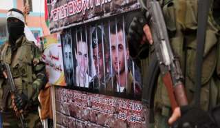 فلسطين | عائلة الجندي شاؤول تطالب بصفقة تبادل أسرى مع حماس قبل الانتخابات