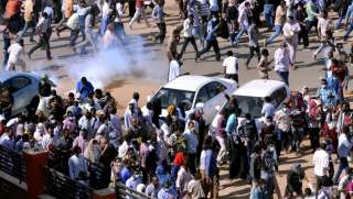مظاهرات جديدة وسط الخرطوم والشرطة تتصدى لها بالغاز