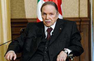 الجزائر | بوتفليقة يستقيل من منصبه.. وفرحة في الشارع الجزائري (شاهد)