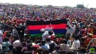 السودان ... متظاهرون يقتحمون مقر البشير ويطالبون الجيش السوداني بالانحياز لهم