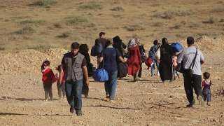 بحجة منع التوطين.. آلاف السوريين يبيتون في العراء بعد هدم غرفهم بلبنان
