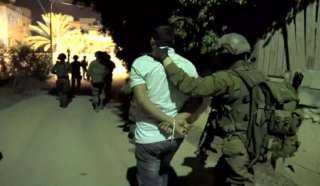 فلسطين ... سلطات الاحتلال تعتقل 14 فلسطينيًا من الضفة الغربية