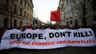 أوروبا ...الآلاف في برلين يطالبون أوروبا بفتح أبوابها أمام اللاجئين
