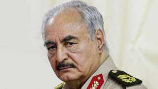 دون الاستناد لشرعية.. حفتر ينصّب نفسه على رأس إدارة ليبيا