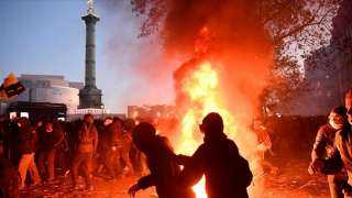 فرنسا ... مواجهة احتجاج ضد عنف الشرطة بالغاز المسيل للدموع