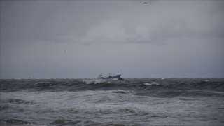 تركيا ...  مصرع شخصين وإنقاذ 5 من طاقم سفينة روسية غرقت في البحر الأسود