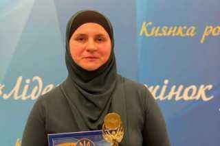 أوكرانيا: نظير جهودها ونشاطها.. مسلمة أوكرانية “شخصية العام” في كييف