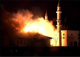 هولندا ... إرهابي مسيحي يحرق أحد المساجد غرب البلاد