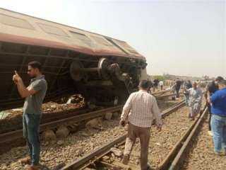 مصر.. 8 وفيات وعشرات المصابين في حادث خروج قطار عن القضبان في طوخ شمال القاهرة