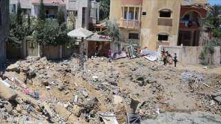 غارات عنيفة على غزة وصواريخ المقاومة تضرب مدنا وقاعدتين إسرائيليتين