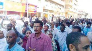السودان.. محتجون يطالبون بإسقاط الحكومة والأمن يفرّق مظاهرات في الخرطوم وأم درمان