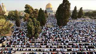 ”الأقصى” يجمع أكثر من 100 ألف فلسطيني بصلاة عيد الأضحى