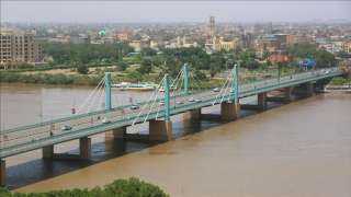 السودان ... السلطات تغلق 4 جسور بالخرطوم والولايات المتحدة تحذر رعاياها