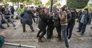 تونس ... ”مواطنون ضد الانقلاب” تعلّق اعتصامها بعد اعتداء الأمن