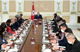 سعيّد يطمح بتغيير قانون الجمعيات بتونس بحجة ”التبعية للخارج”