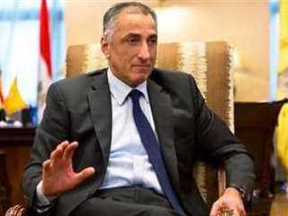 مصر .. استقالة محافظ البنك المركزي  وخفض إلزامي للجنيه